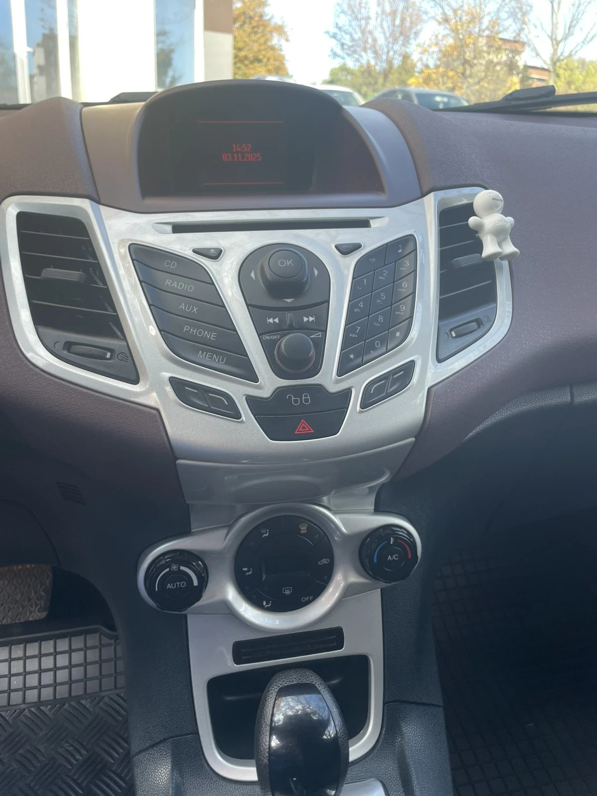 Ford Fiesta  - изображение 7