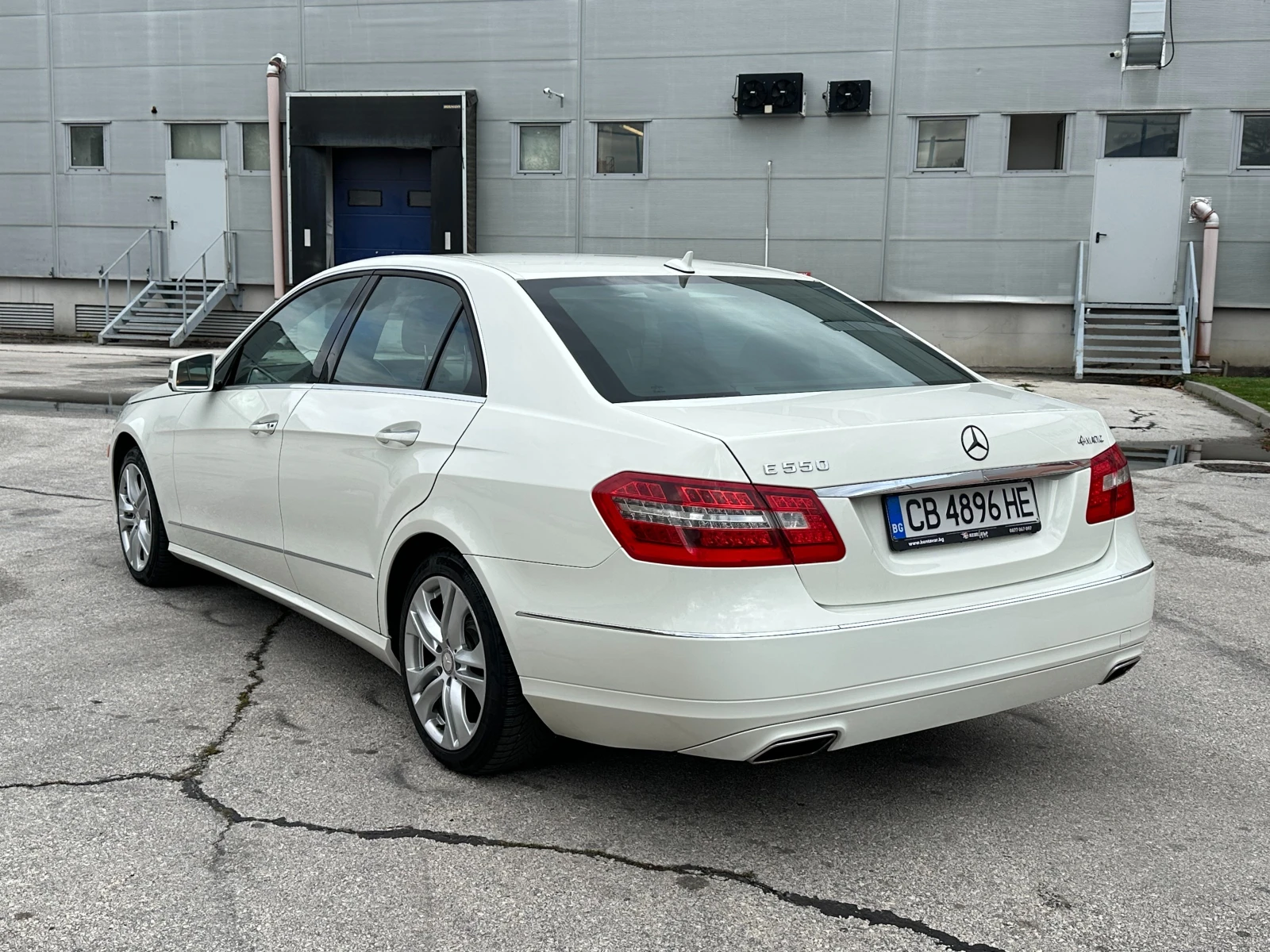Mercedes-Benz E 500 5.5i 388 к.с. 4matic - изображение 3
