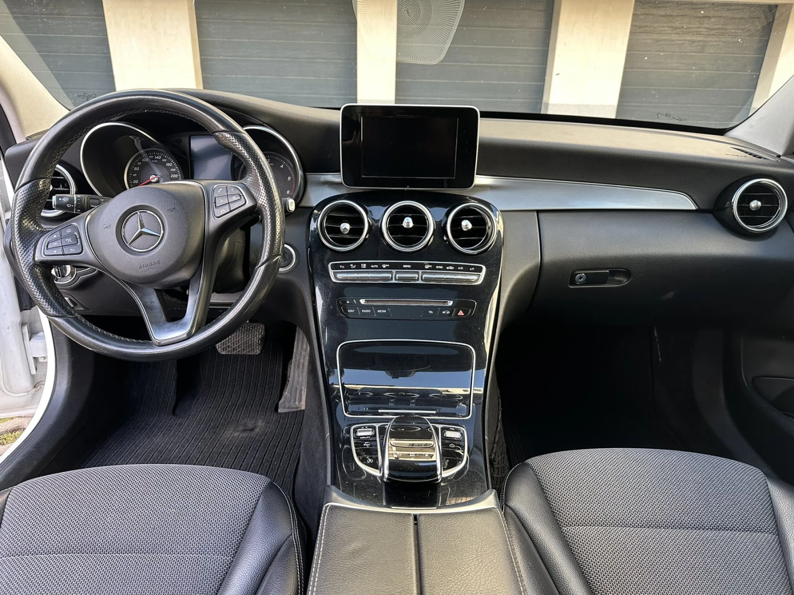 Mercedes-Benz C 250 4 MATIK, снимка 10 - Автомобили и джипове - 53770644