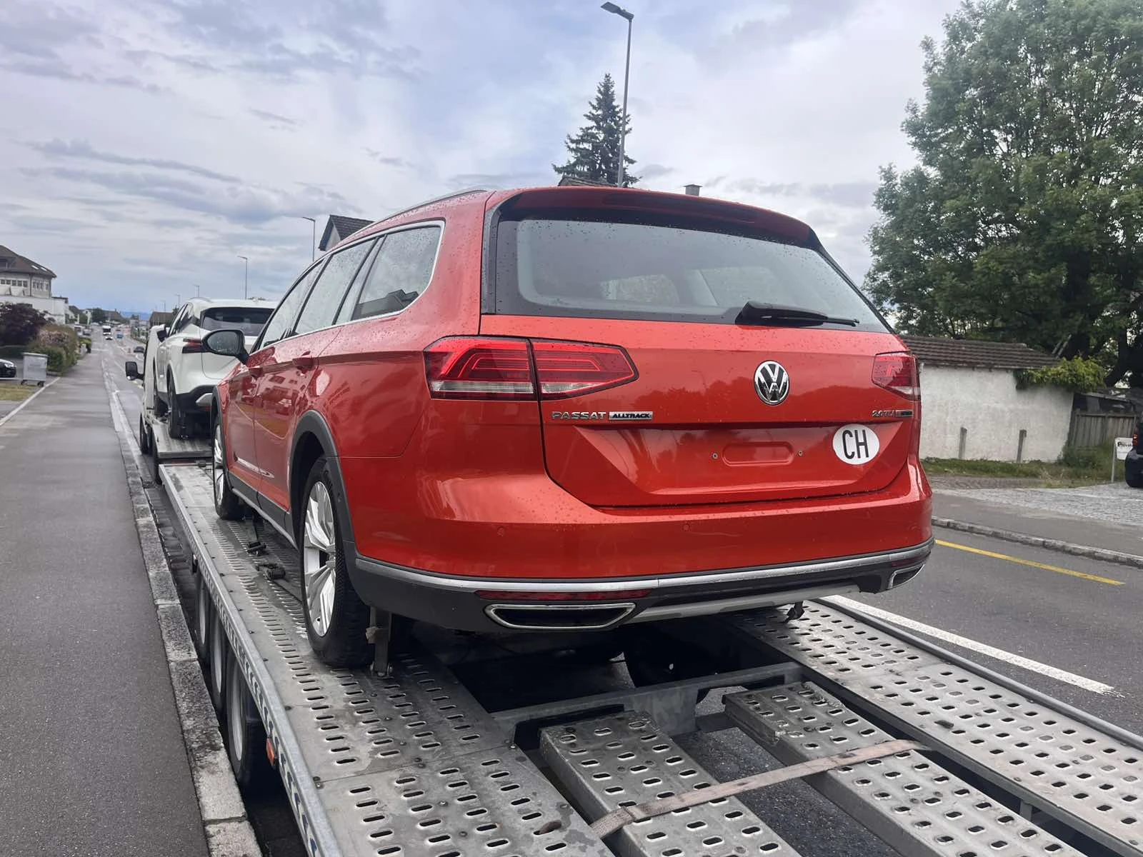 VW Passat 2.0 TDI 190 k.c Alltrack Highline Швейцария, снимка 4 - Автомобили и джипове - 54629478