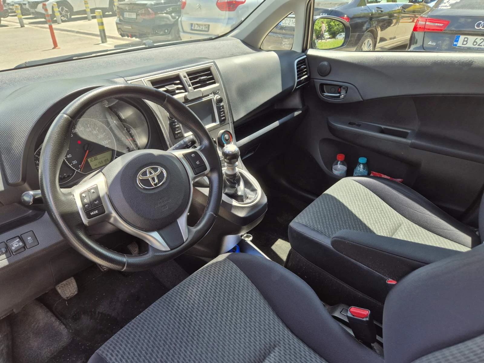 Toyota Verso S 1.3, снимка 8 - Автомобили и джипове - 54726755