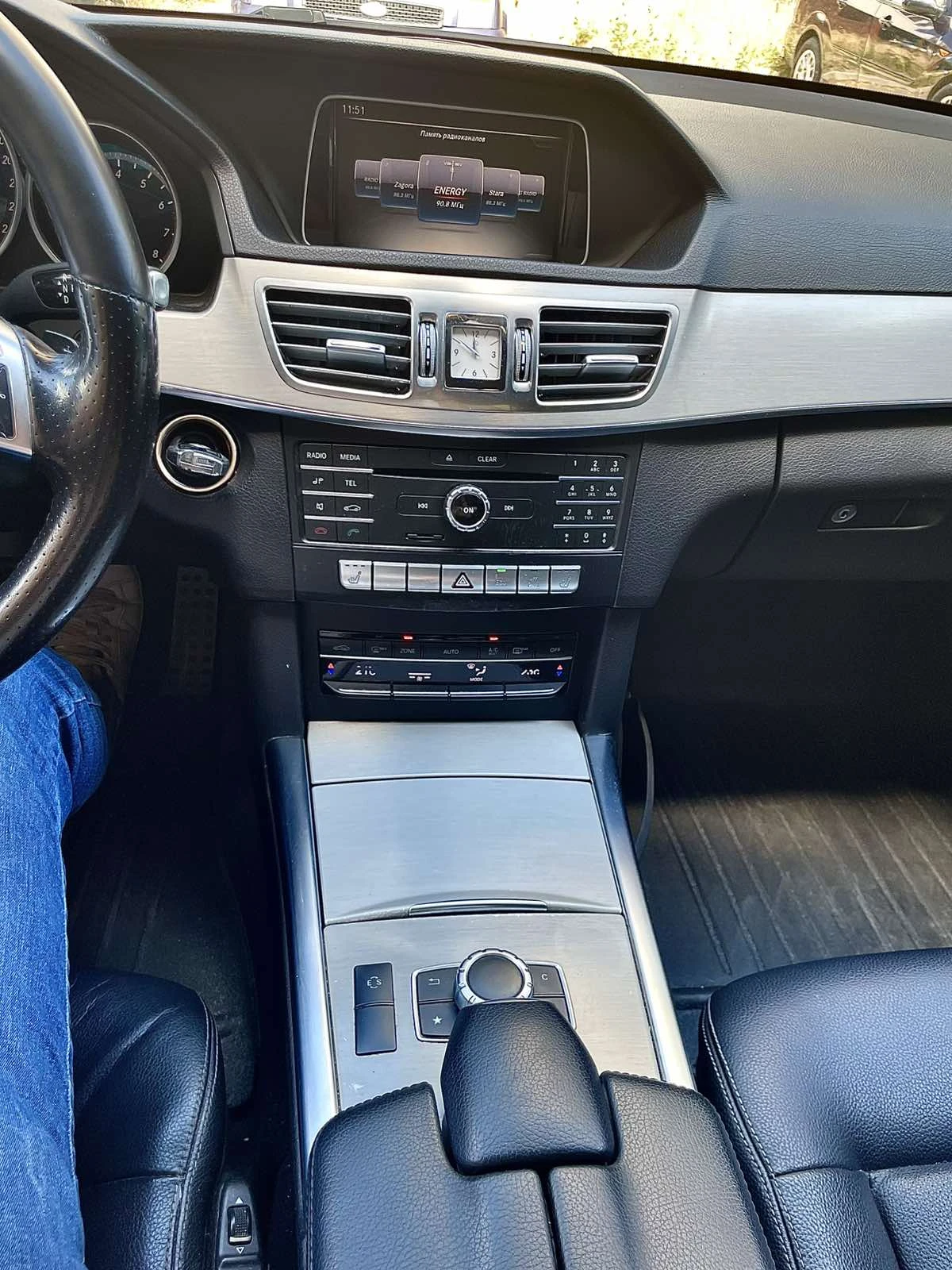 Mercedes-Benz E 200 CNG, снимка 5 - Автомобили и джипове - 54991520