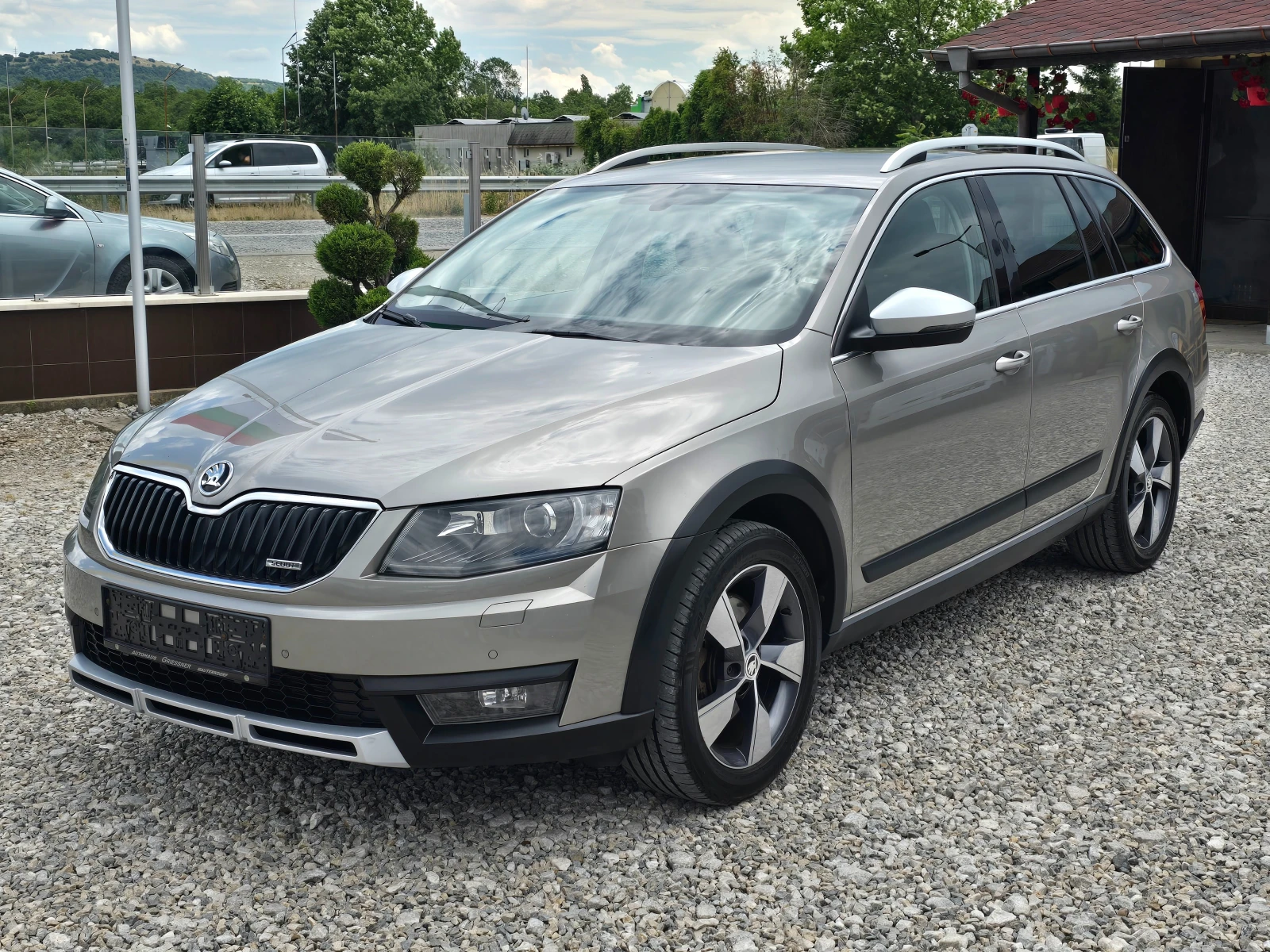 Skoda Octavia 2.0DSG SCOUT ! ! РЕАЛНИ КИЛОМЕТРИ ЕВРО 6