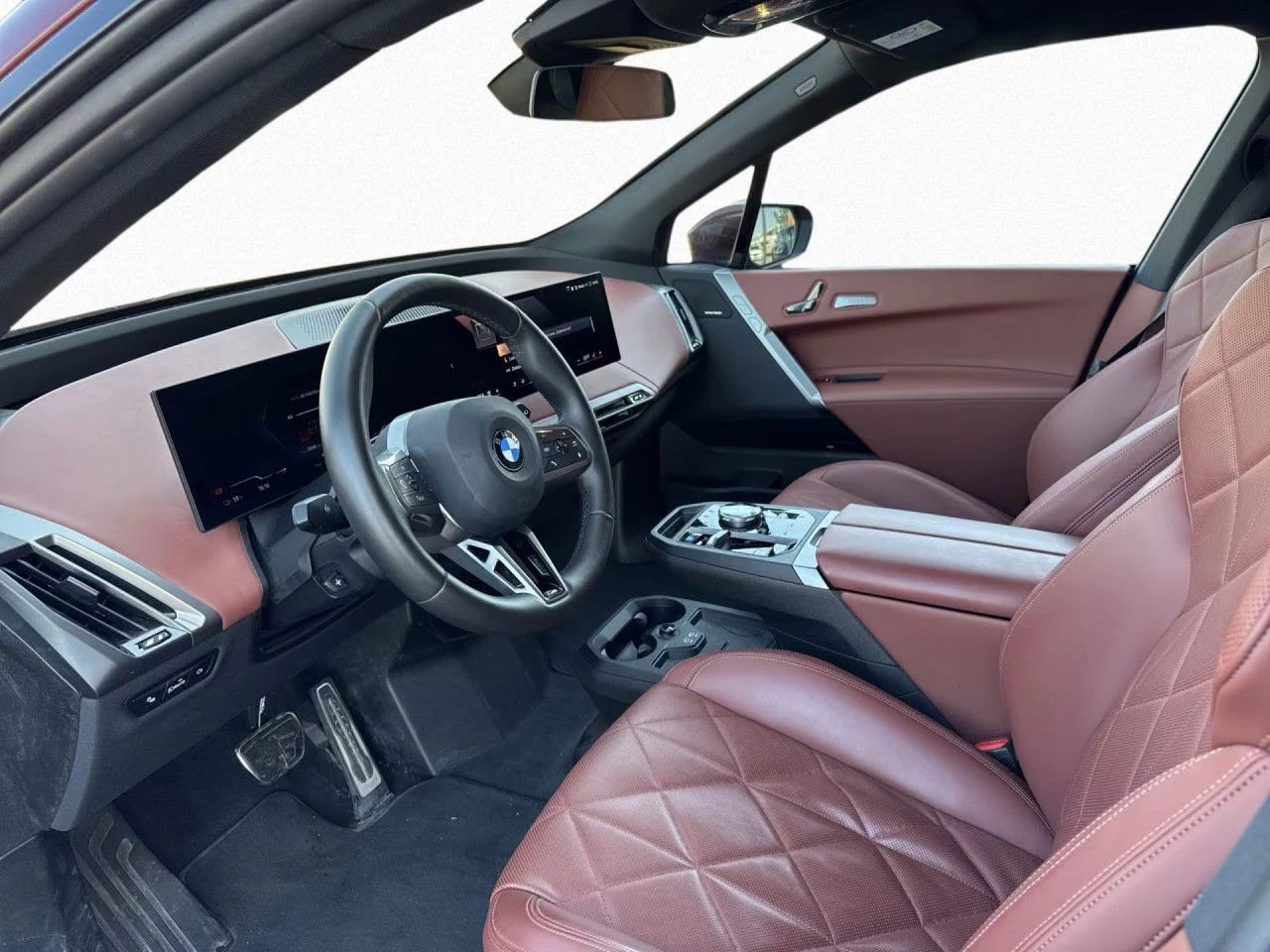 BMW iX xDrive45/408HP/M-SPORT/PANO/HUD/360/MEMO/H&K/608q, снимка 5 - Автомобили и джипове - 55703614