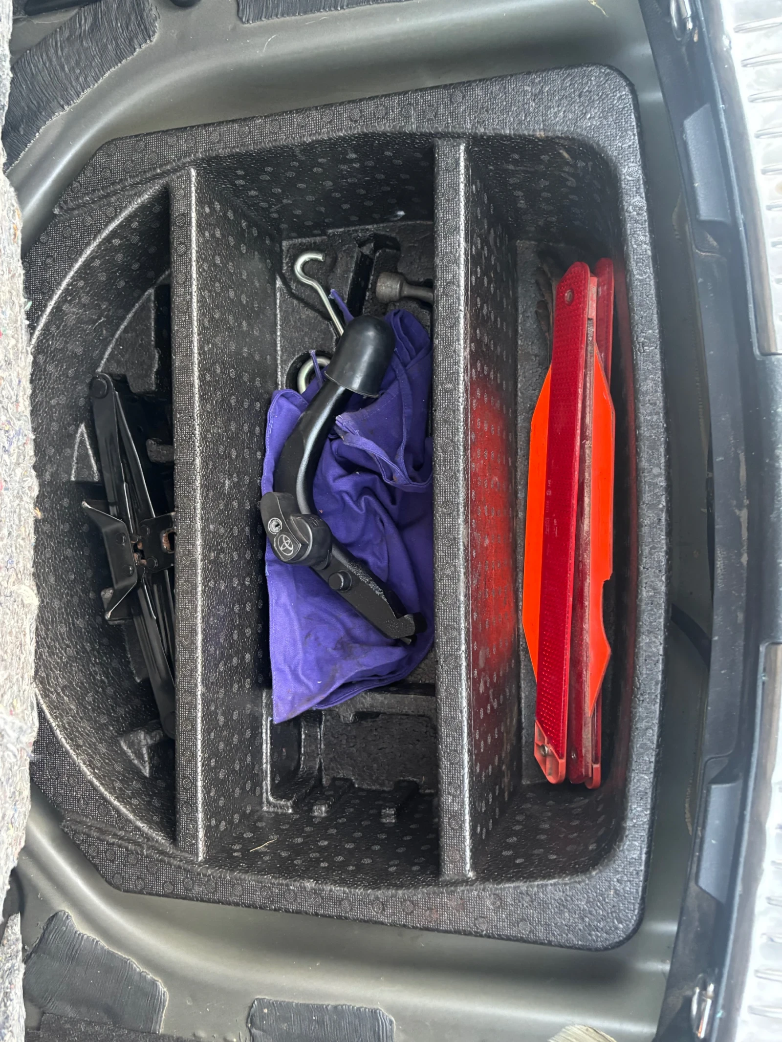 Toyota Auris 2.0D4D KEYLESS & PANORAMA, снимка 12 - Автомобили и джипове - 55944127