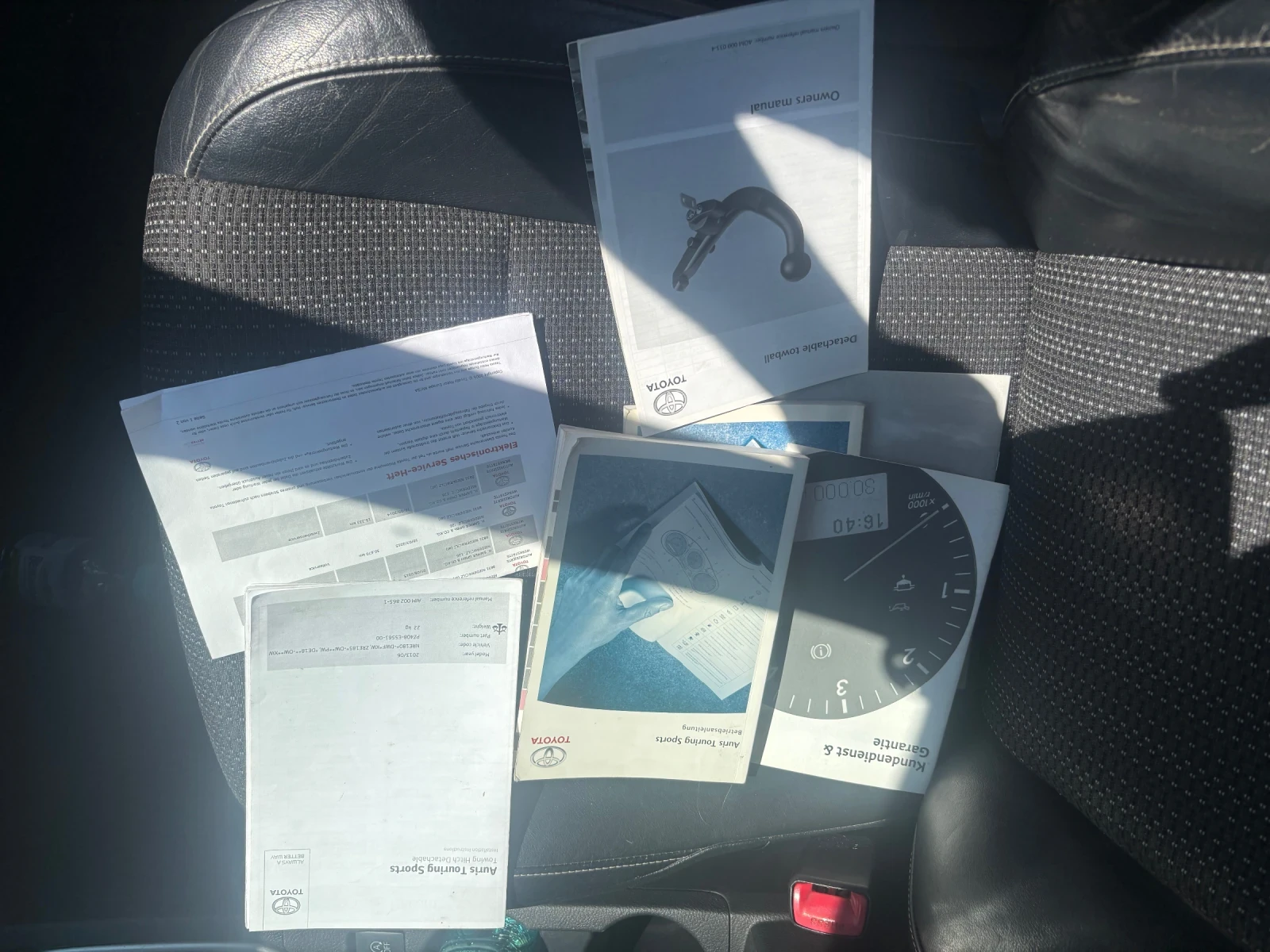 Toyota Auris 2.0D4D KEYLESS & PANORAMA, снимка 15 - Автомобили и джипове - 55944127