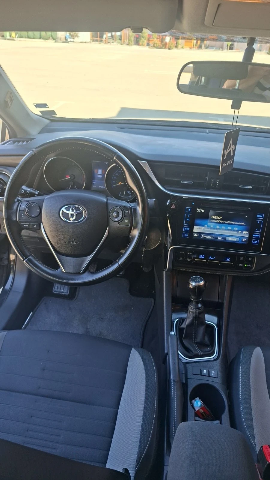 Toyota Auris, снимка 9 - Автомобили и джипове - 56242965