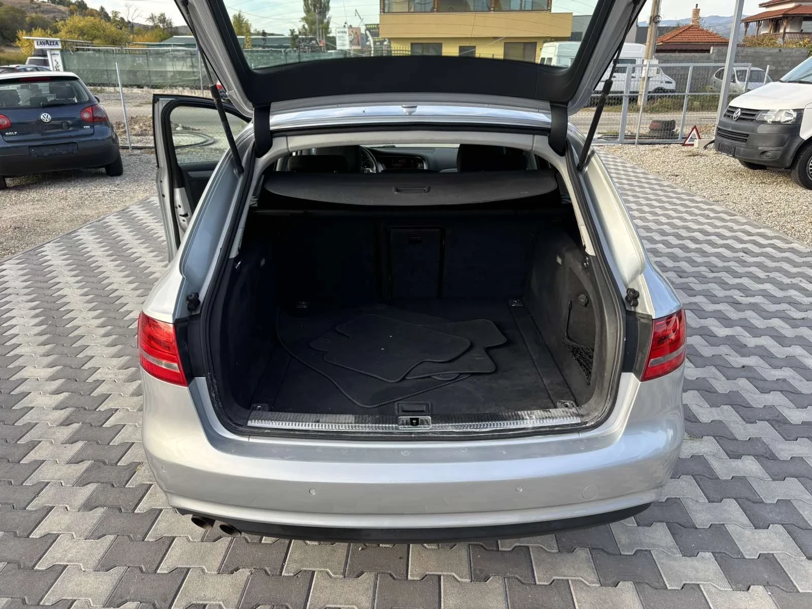 Audi A4 FACELIFT 2.0 TDI , снимка 13 - Автомобили и джипове - 56658149