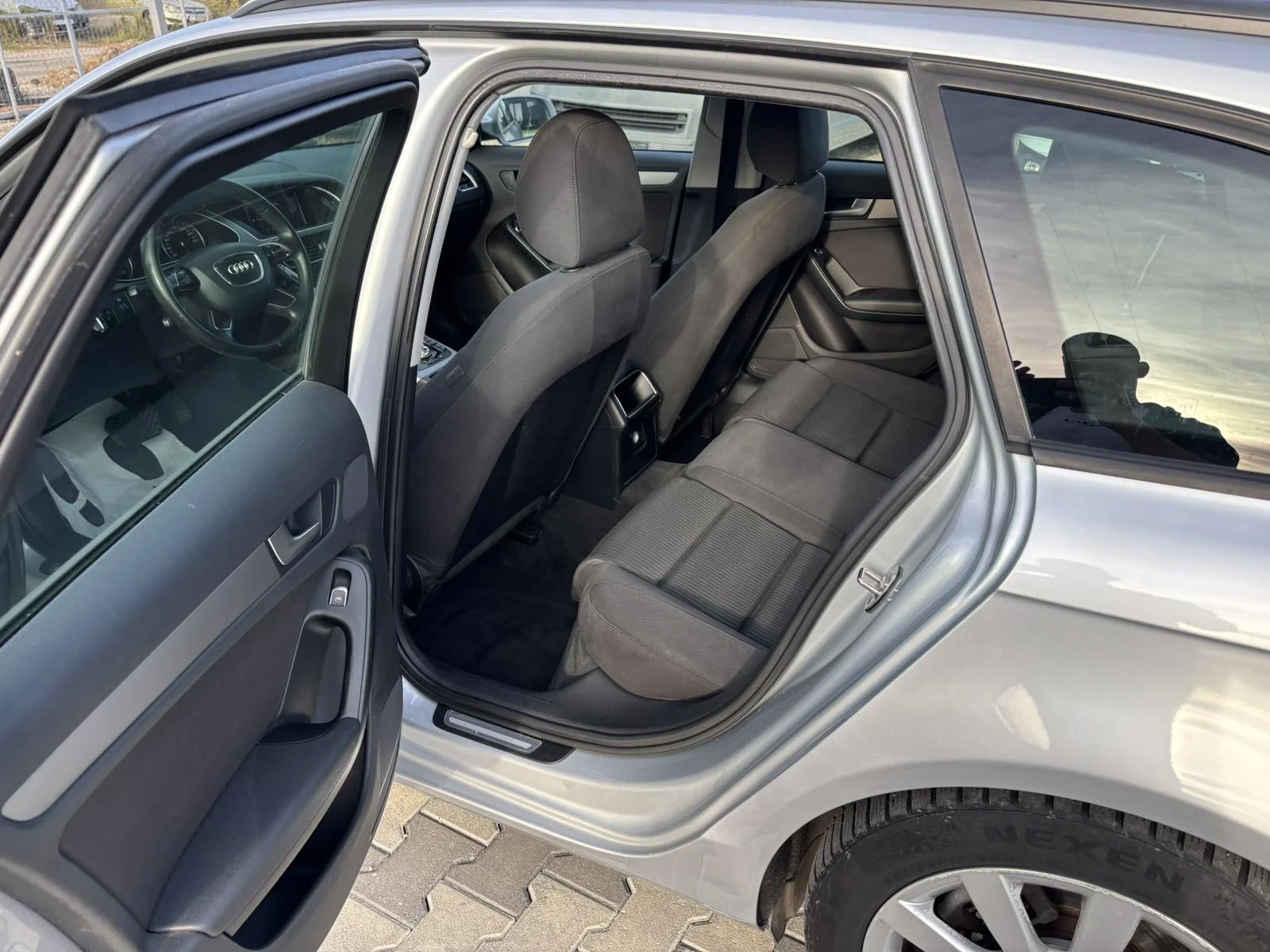 Audi A4 FACELIFT 2.0 TDI , снимка 12 - Автомобили и джипове - 56658149