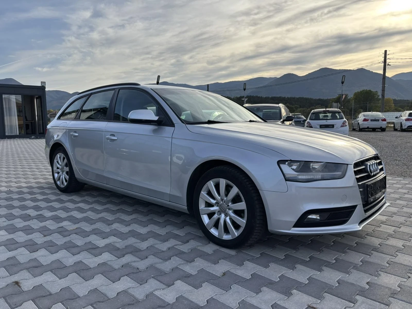 Audi A4 FACELIFT 2.0 TDI , снимка 6 - Автомобили и джипове - 56658149