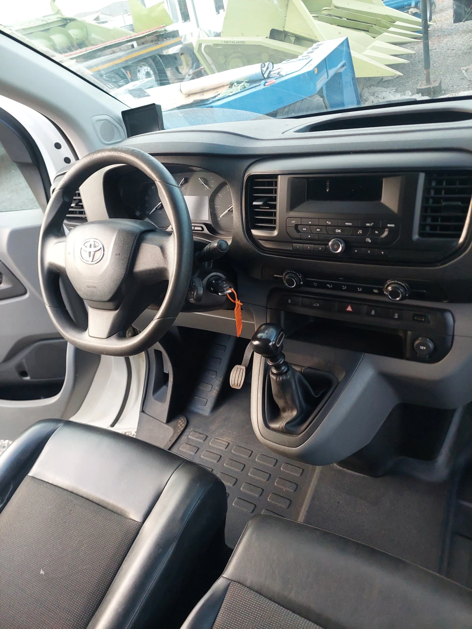 Toyota Proace City 2.0D-4D, снимка 10 - Автомобили и джипове - 56723188