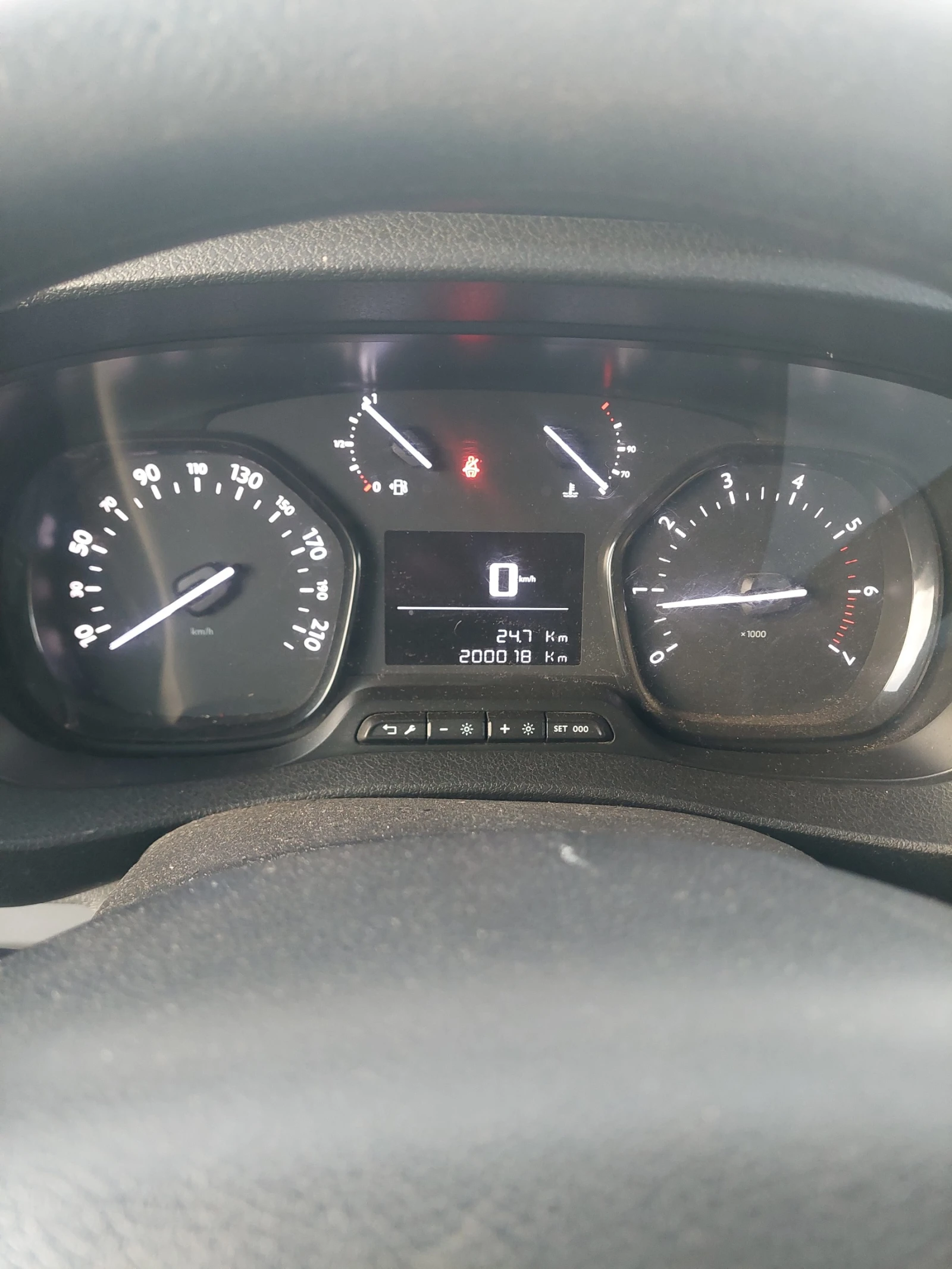 Toyota Proace City 2.0D-4D, снимка 8 - Автомобили и джипове - 56723188