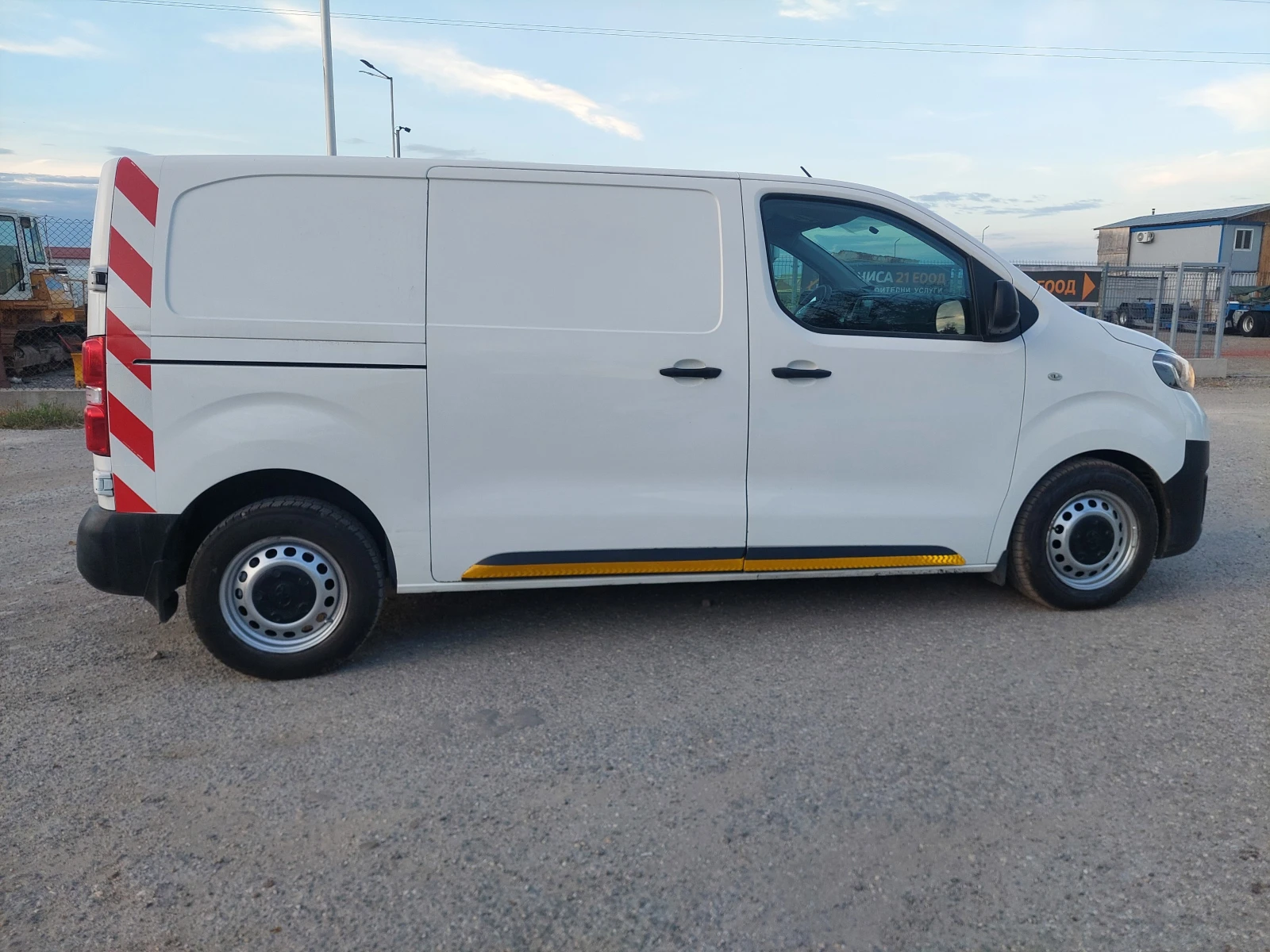 Toyota Proace City 2.0D-4D, снимка 6 - Автомобили и джипове - 56723188