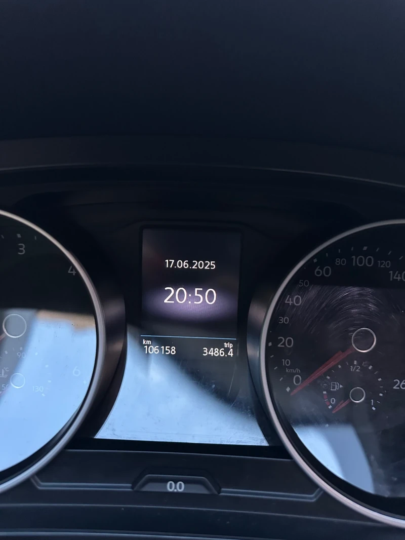 VW Tiguan, снимка 15 - Автомобили и джипове - 52284872