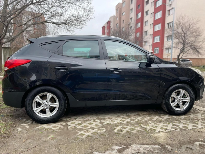 Hyundai IX35 2.0 CRDI, снимка 8 - Автомобили и джипове - 52439800