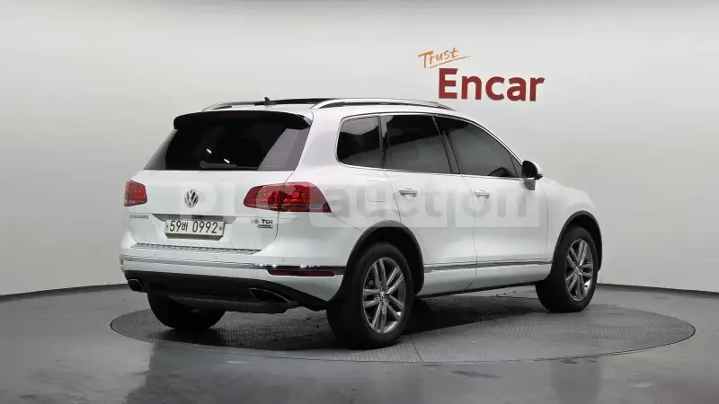 VW Touareg 3.0 TDI 4MOTION, снимка 2 - Автомобили и джипове - 54229534
