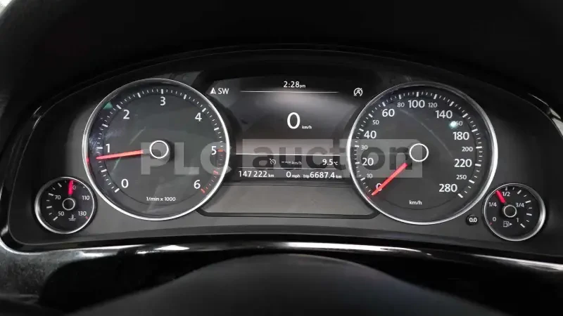 VW Touareg 3.0 TDI 4MOTION, снимка 6 - Автомобили и джипове - 54229534