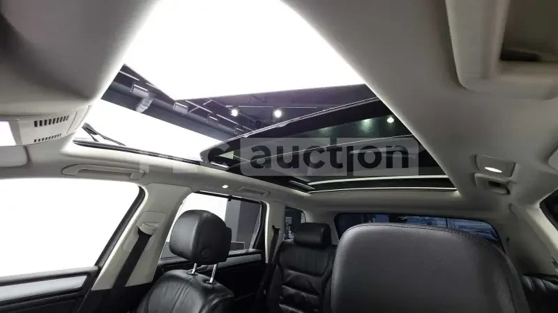 VW Touareg 3.0 TDI 4MOTION, снимка 7 - Автомобили и джипове - 54229534