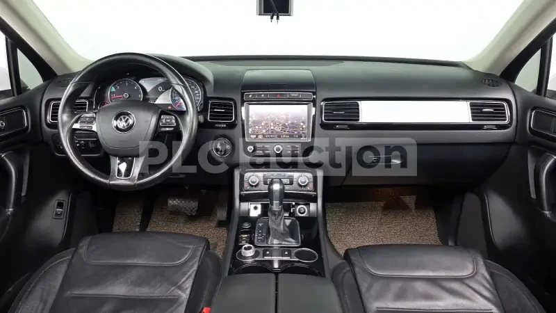 VW Touareg 3.0 TDI 4MOTION, снимка 5 - Автомобили и джипове - 54229534