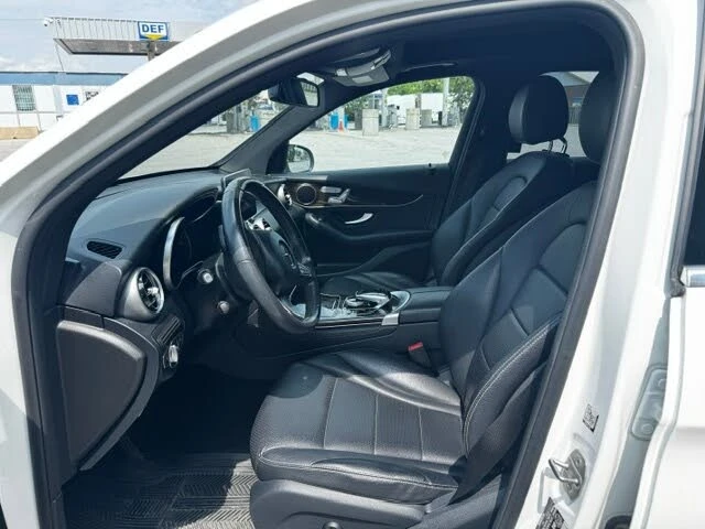 Mercedes-Benz GLC 300 4MATIC * Подгрев * Пано * Камера * Clean Carfax, снимка 8 - Автомобили и джипове - 55987901