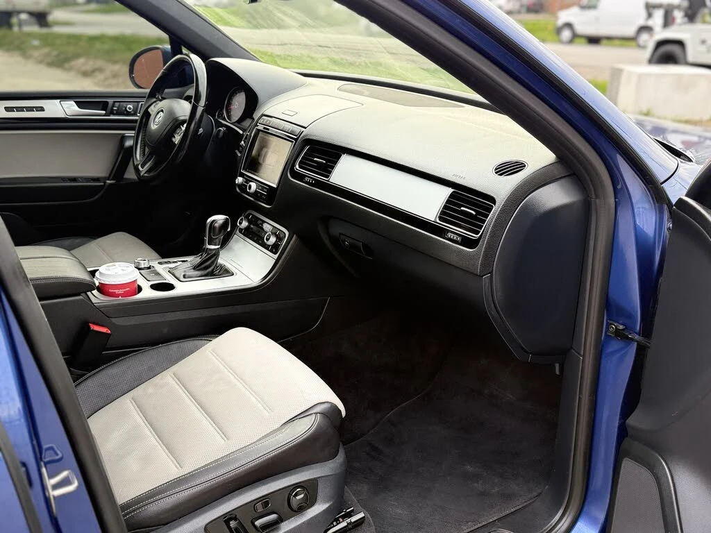 VW Touareg Wolfsburg Edition CAM* BLINDSPOT* ПОДГРЕВ* KEYLESS - изображение 8