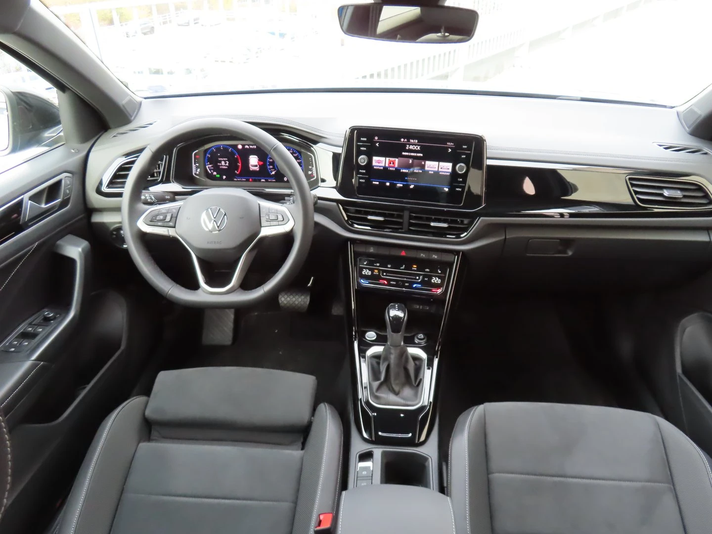 VW T-Roc VW T- Roc Style Plus 1.5 TSI OPF DSG - изображение 10