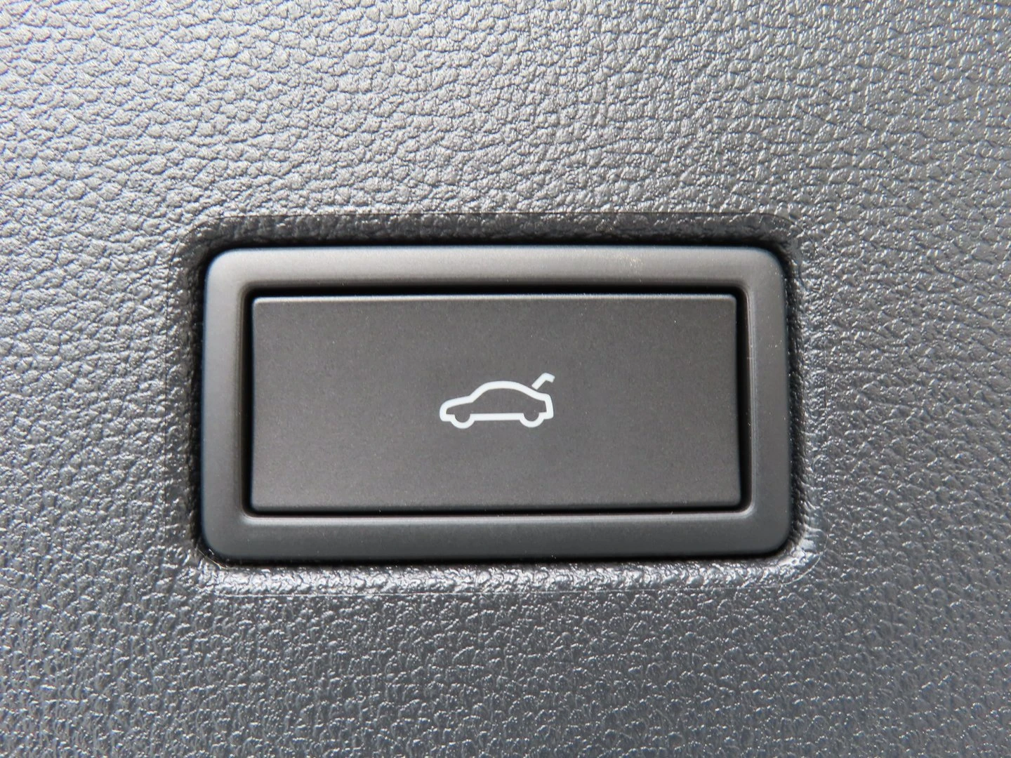 VW T-Roc VW T- Roc Style Plus 1.5 TSI OPF DSG - изображение 6