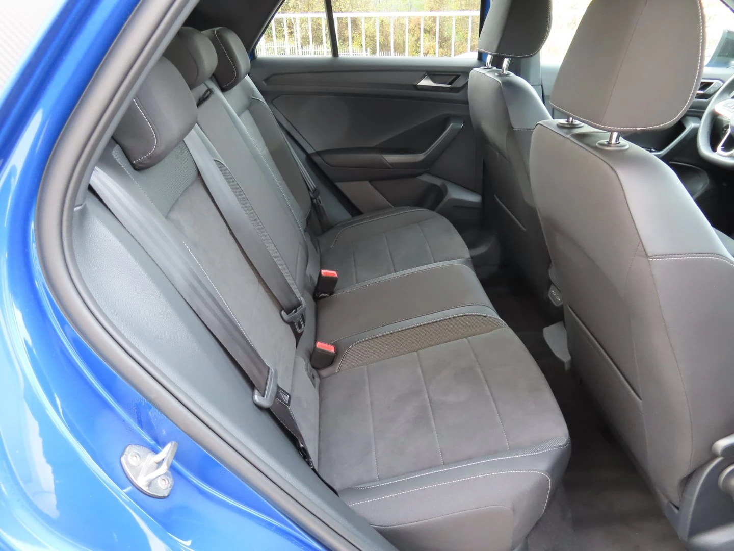 VW T-Roc VW T- Roc Style Plus 1.5 TSI OPF DSG - изображение 9