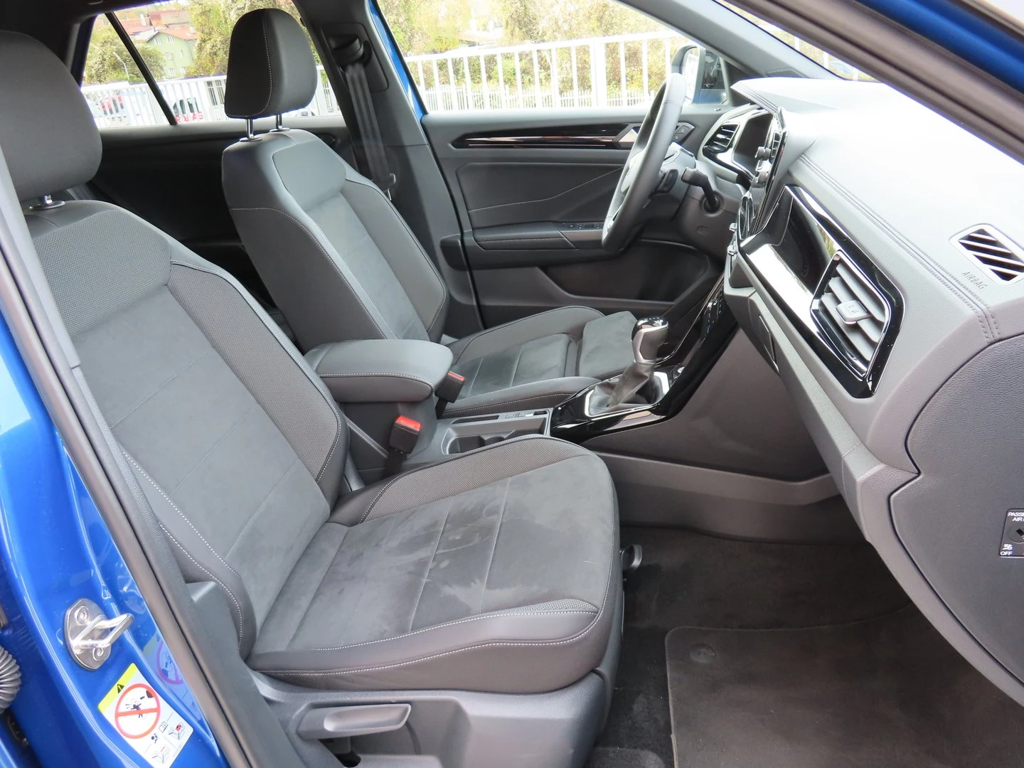 VW T-Roc VW T- Roc Style Plus 1.5 TSI OPF DSG - изображение 8