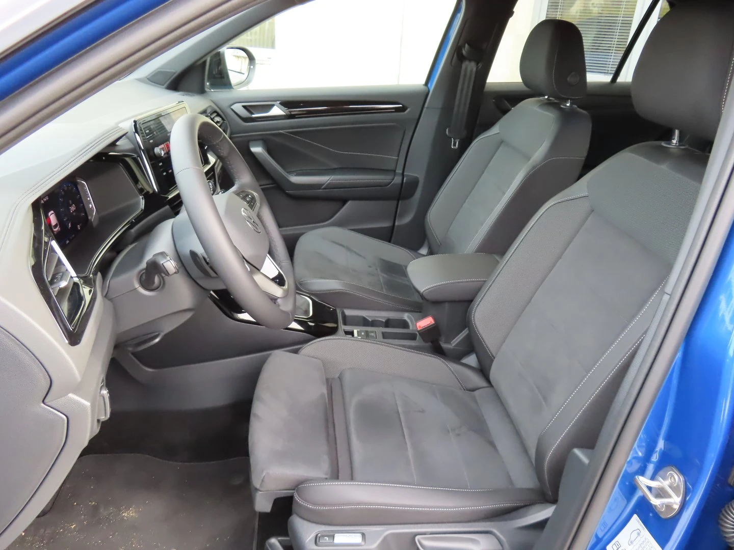 VW T-Roc VW T- Roc Style Plus 1.5 TSI OPF DSG - изображение 7