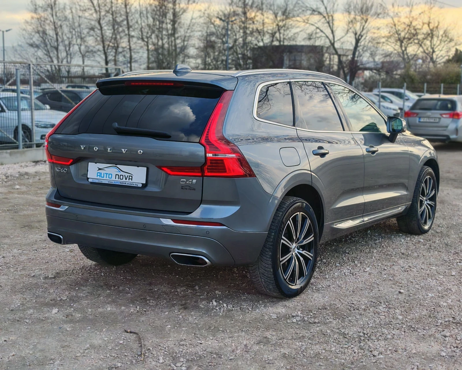 Volvo XC60 2.0 ДИЗЕЛ 190 К.С. INSCRIPTION! СЕРВИЗНА! НОВА!, снимка 7 - Автомобили и джипове - 53735320