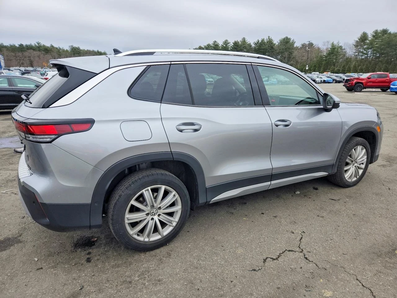 VW Tiguan SE, снимка 4 - Автомобили и джипове - 53930964