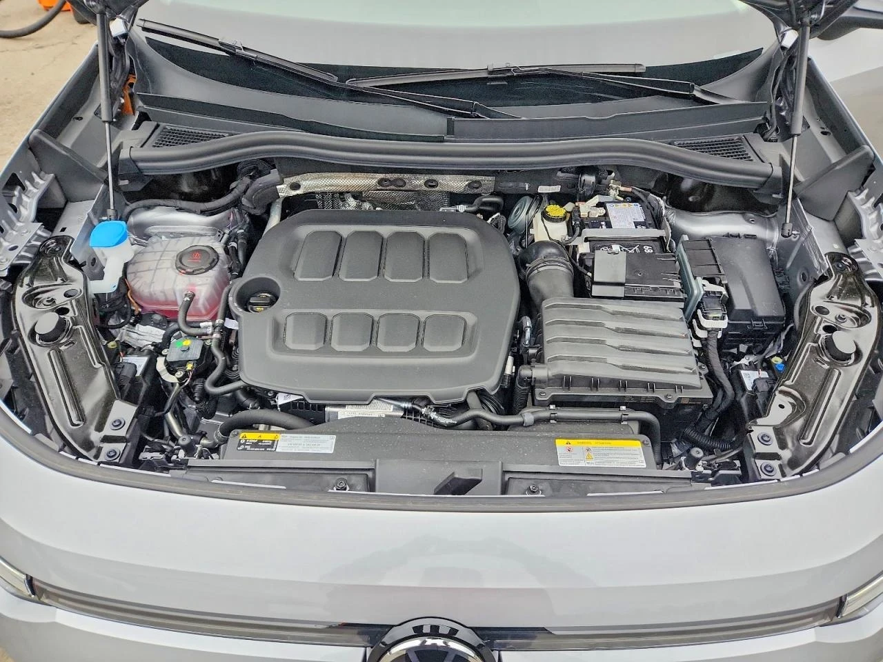 VW Tiguan SE, снимка 12 - Автомобили и джипове - 53930964