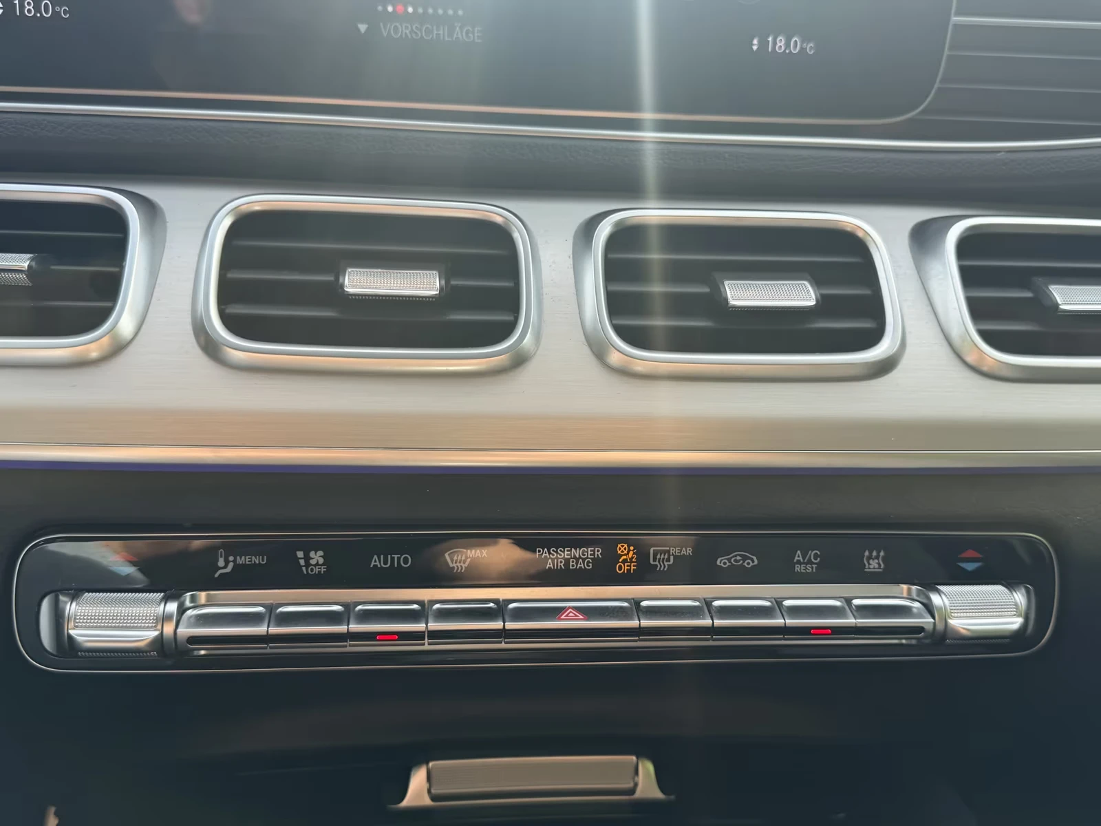 Mercedes-Benz GLE 350 e/PHEV/320HP/AMG/DISTR/360/NAVI/219h, снимка 11 - Автомобили и джипове - 54511045