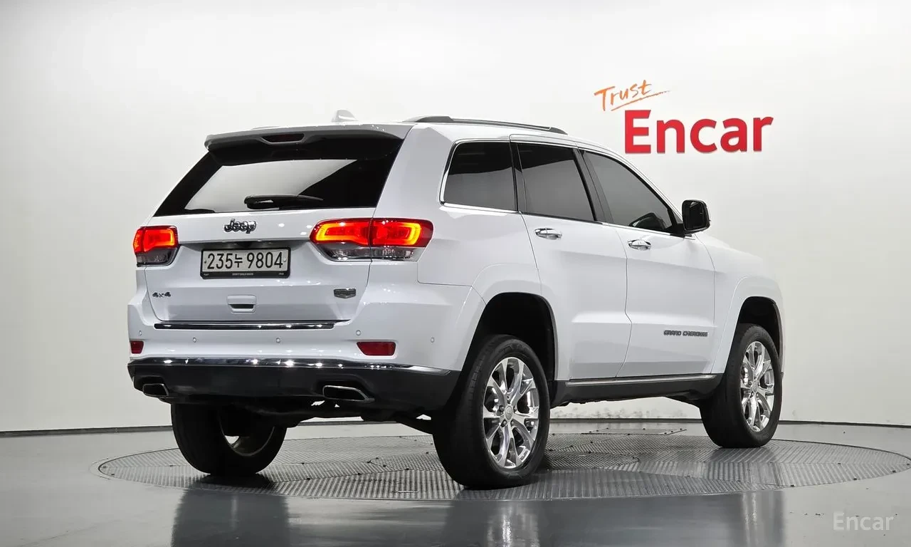 Jeep Grand cherokee SUMMMIT / ВЪЗДУХ / ОБДУХ / ПАНО / ДИСТРОНИК, снимка 2 - Автомобили и джипове - 55900543