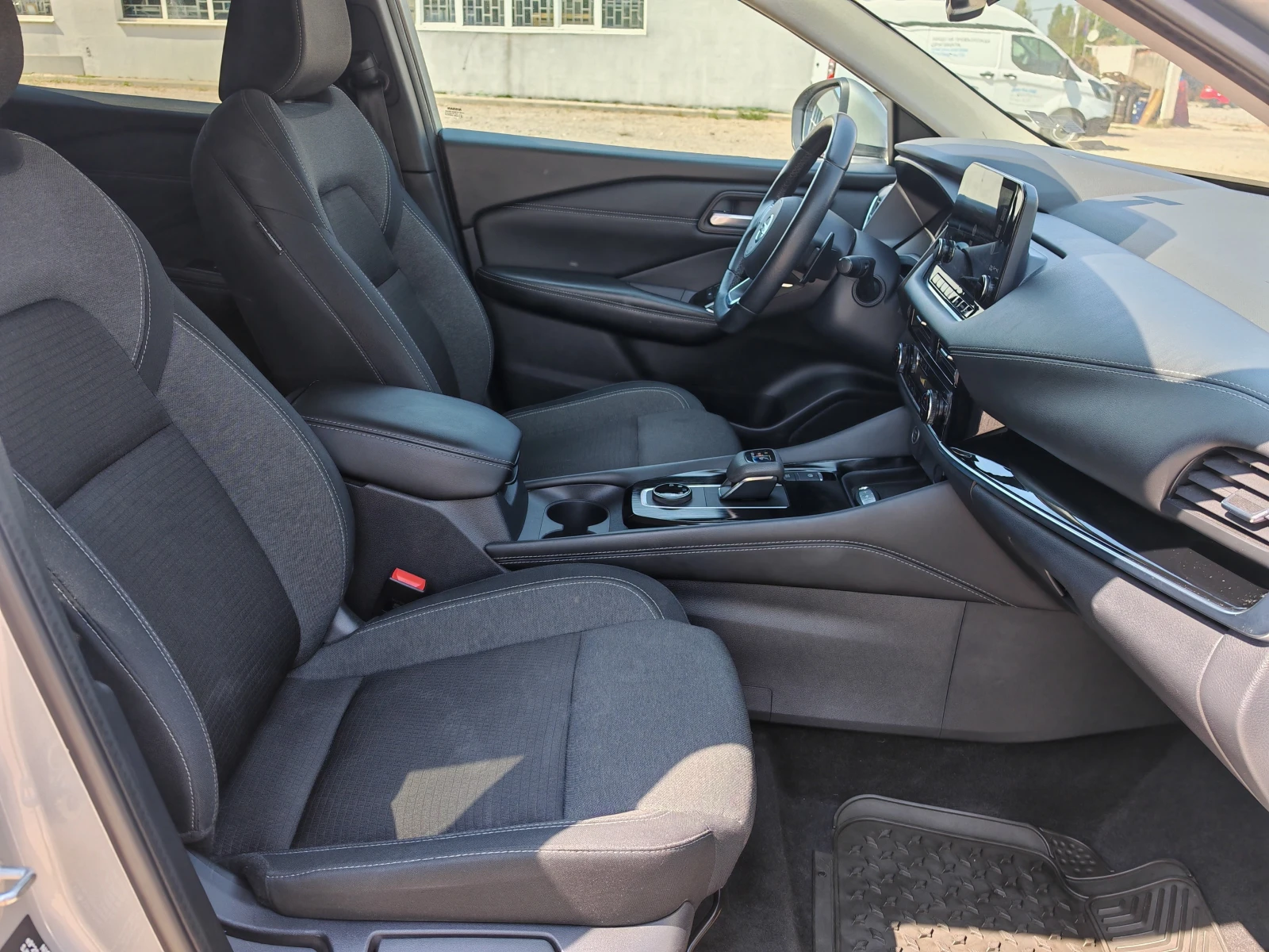 Nissan Qashqai Tce 4x4 Auto, снимка 8 - Автомобили и джипове - 55936563