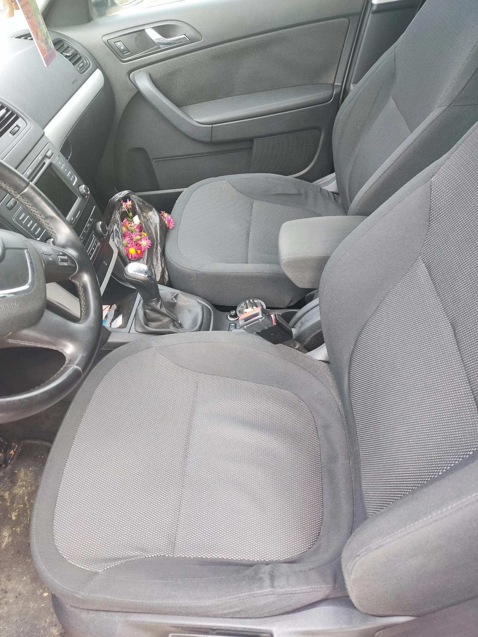 Skoda Yeti 2, 0tdi, снимка 5 - Автомобили и джипове - 56359279
