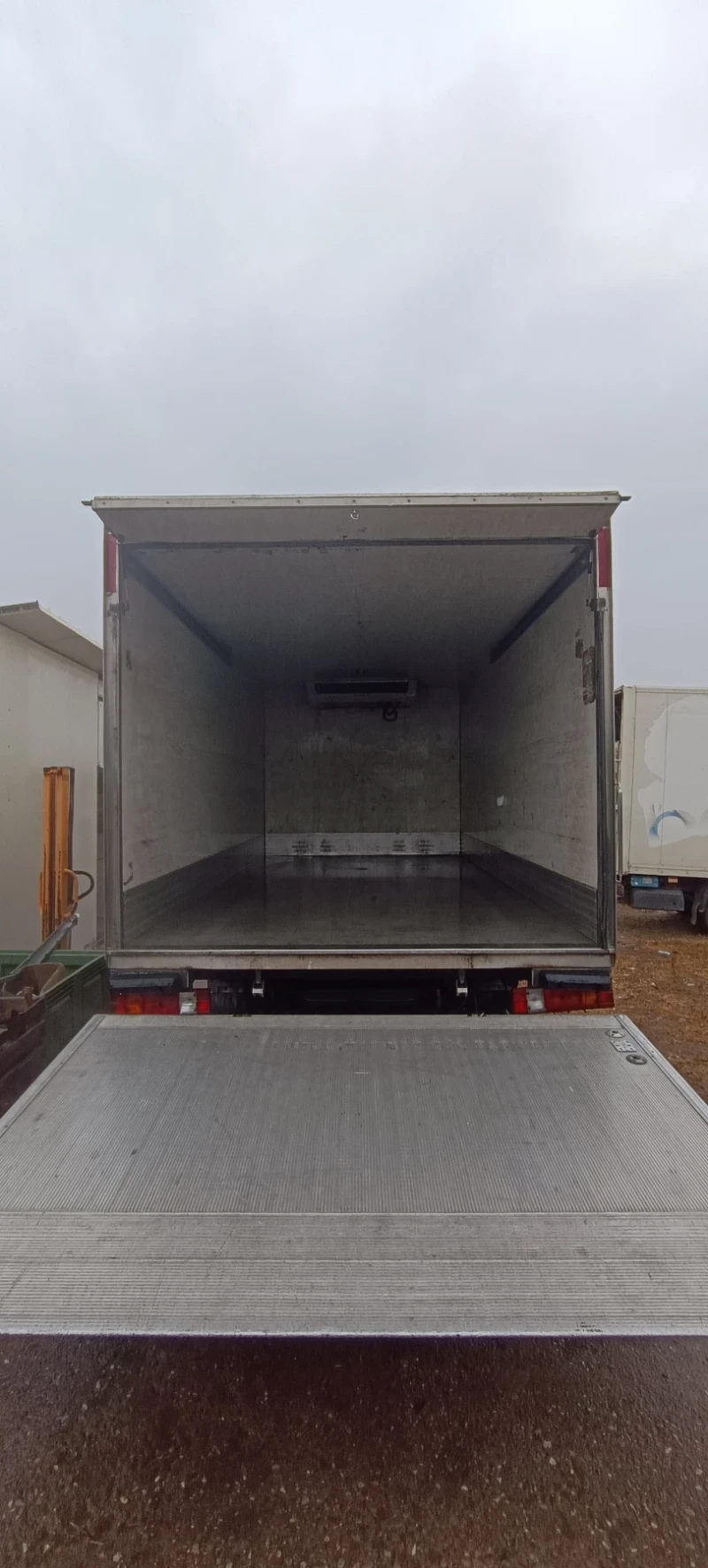 Mercedes-Benz Atego 816 Хладилник падащ борд, снимка 3 - Камиони - 51873655