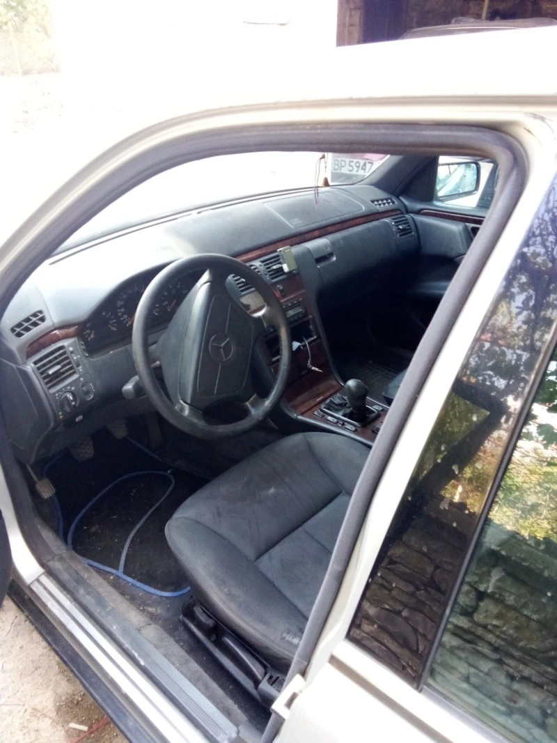 Mercedes-Benz 124, снимка 3 - Автомобили и джипове - 47514823