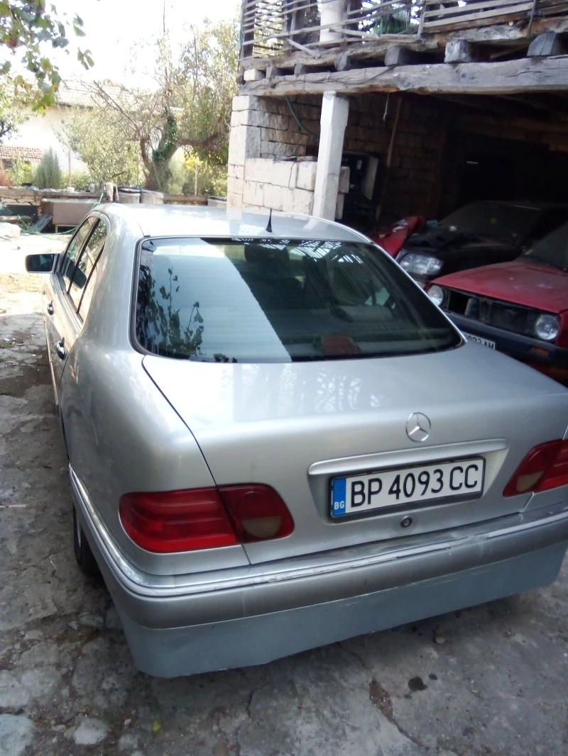 Mercedes-Benz 124, снимка 4 - Автомобили и джипове - 47514823