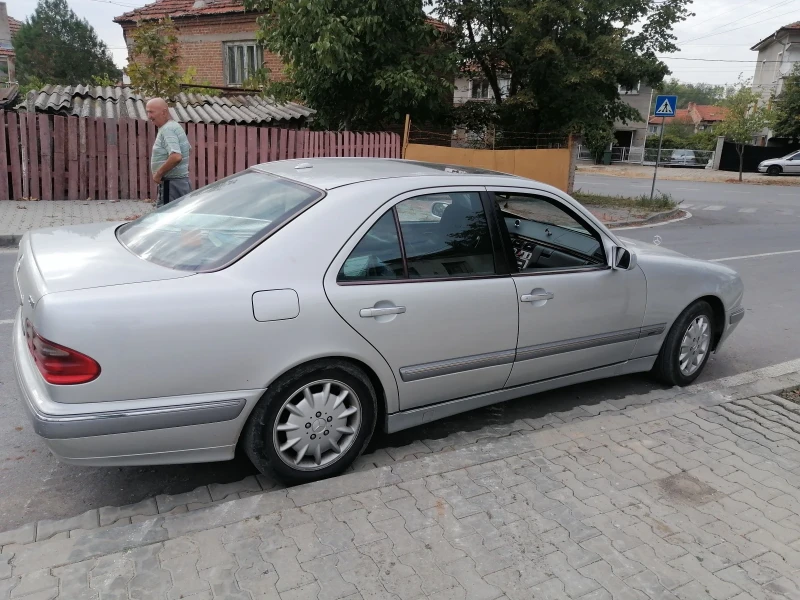 Mercedes-Benz E 320 CDI, снимка 1 - Автомобили и джипове - 47547890