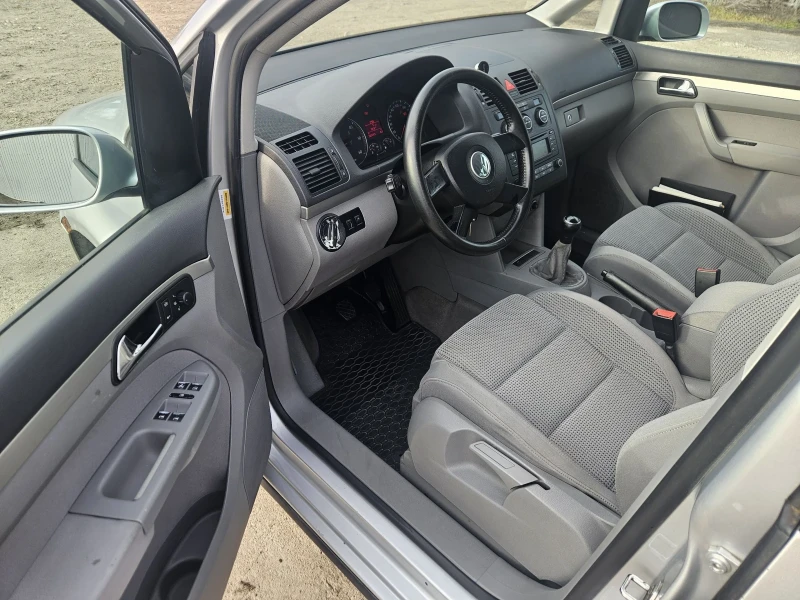 VW Touran 2.0 TDI , снимка 8 - Автомобили и джипове - 48841784