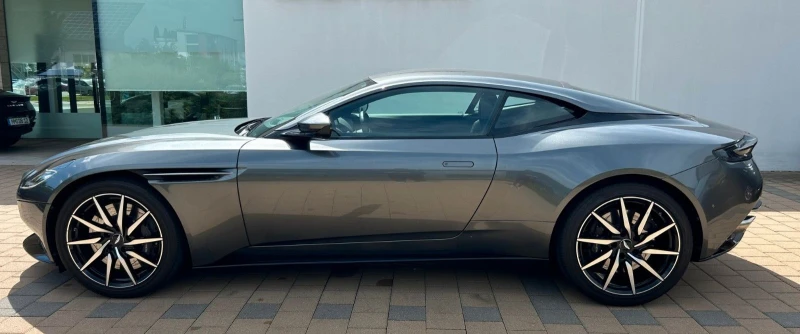 Aston martin Други DB11 Coupe = Satin Chrome= Гаранция, снимка 4 - Автомобили и джипове - 48896602