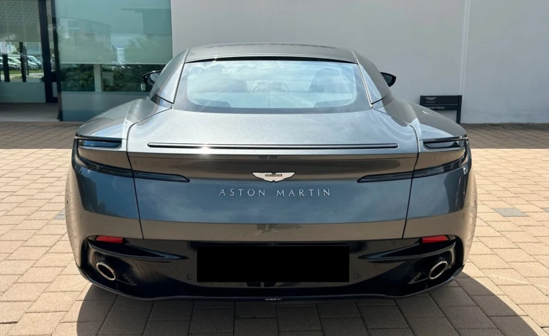 Aston martin Други DB11 Coupe = Satin Chrome= Гаранция, снимка 2 - Автомобили и джипове - 48896602