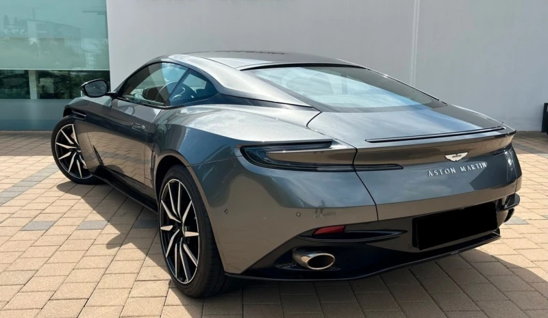 Aston martin Други DB11 Coupe = Satin Chrome= Гаранция, снимка 3 - Автомобили и джипове - 48896602