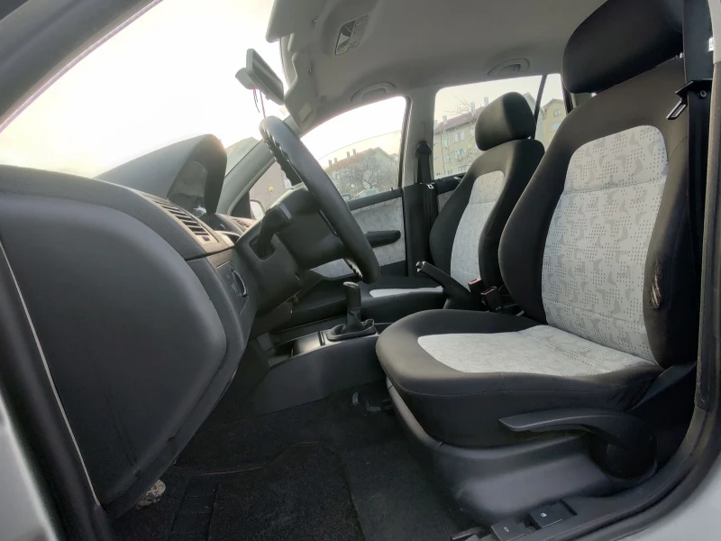 Skoda Fabia 1.4i 16V, снимка 10 - Автомобили и джипове - 52844633