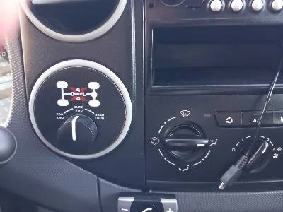 Citroen Berlingo 1.6HDI 4X4, снимка 12 - Автомобили и джипове - 52879824