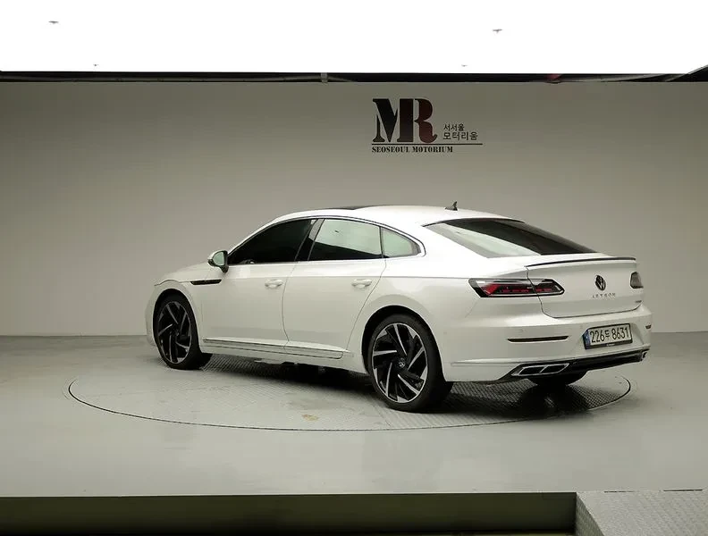 VW Arteon 2.0 Tdi R-Line 4Motion, снимка 4 - Автомобили и джипове - 55785404