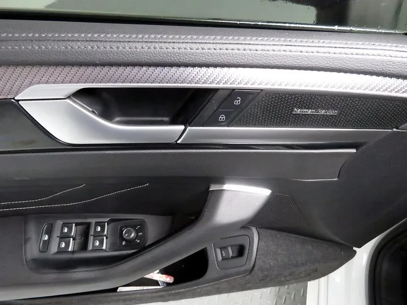VW Arteon 2.0 Tdi R-Line 4Motion, снимка 16 - Автомобили и джипове - 55785404