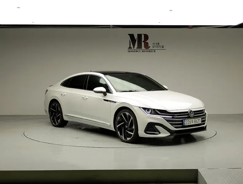 VW Arteon 2.0 Tdi R-Line 4Motion, снимка 2 - Автомобили и джипове - 55785404
